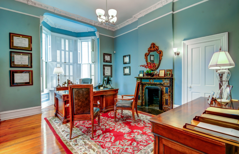 Charles R Ullman Associates